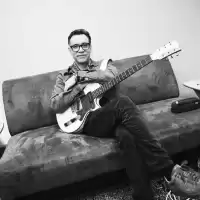 Evenemang: Fred Armisen - Comedy For Musicians But Everyone Is Welcome